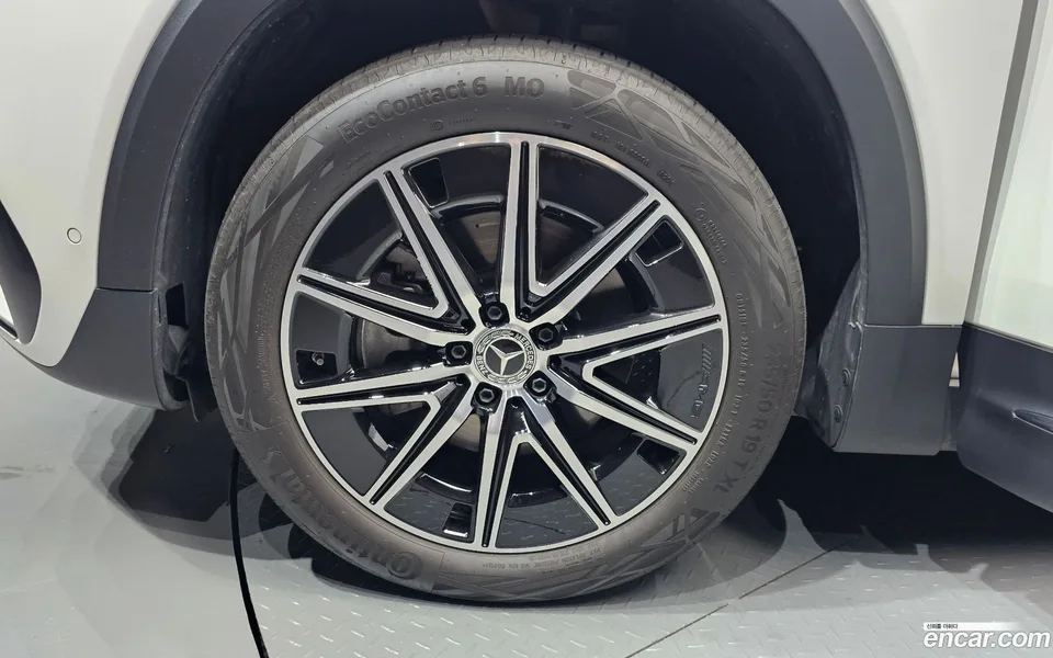 Mercedes-Benz EQB EQB300 4MATIC AMG 2024 — thumbnail 5