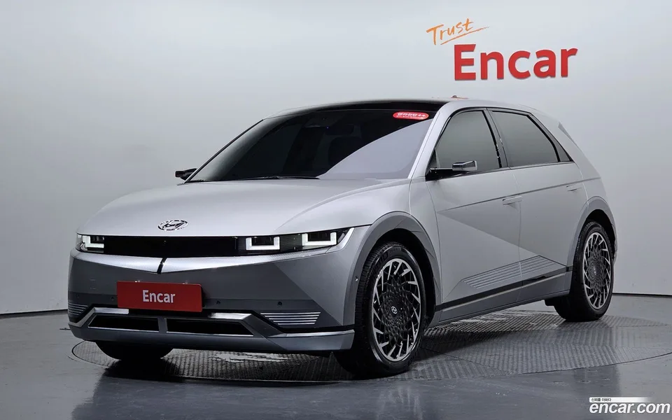 Hyundai Ioniq 5 AWD 2022 — photo 1, buy with delivery to Moscow