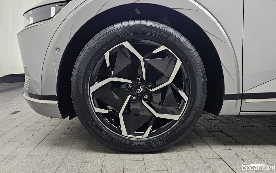 Hyundai Ioniq 5 AWD 2023 — thumbnail 2