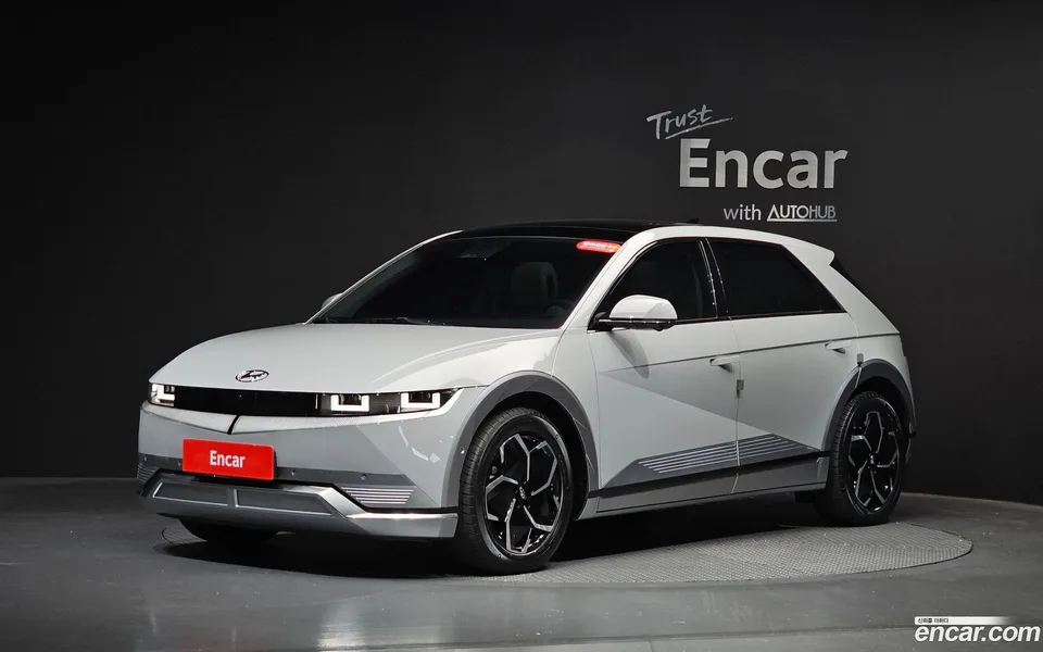 Hyundai Ioniq 5 AWD 2023 — photo 1, buy with delivery to Moscow
