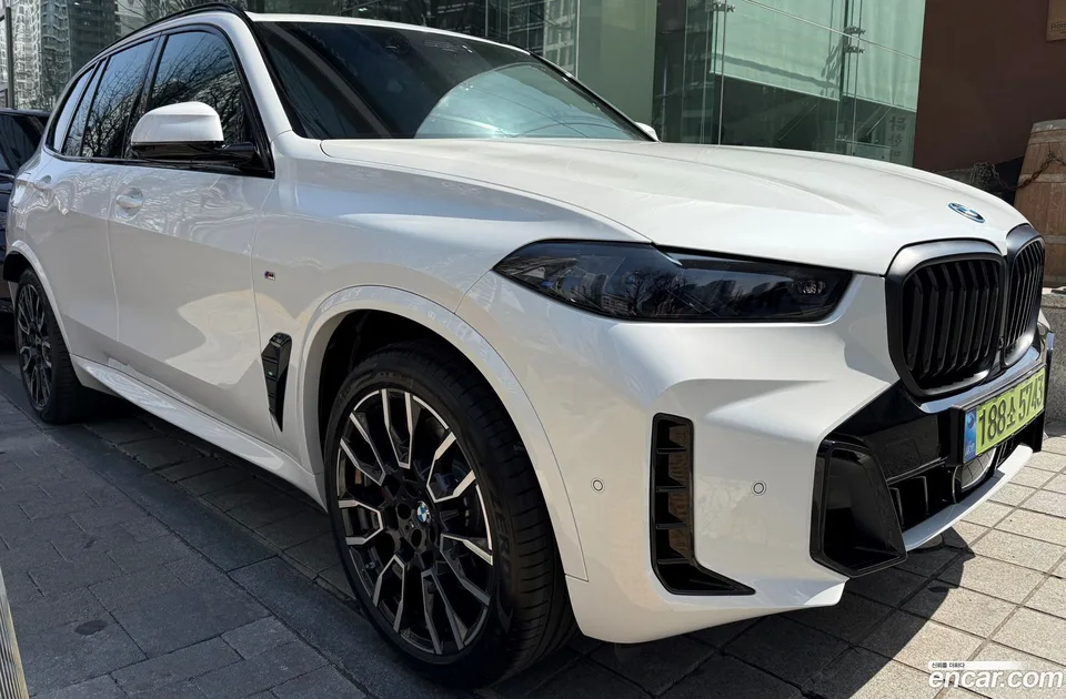 BMW X5 xDrive 50e M 2026 — photo 1, buy with delivery to Moscow