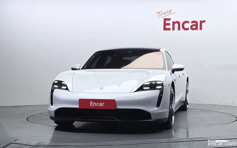 Porsche Taycan 2022 — миниатюра 3