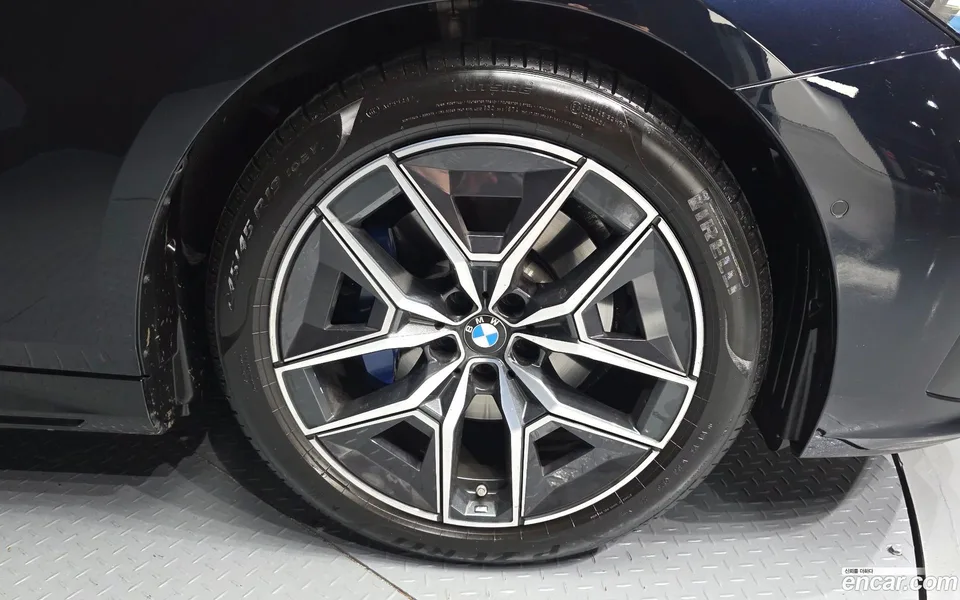 BMW 5 Series 520i M 2024 — thumbnail 5