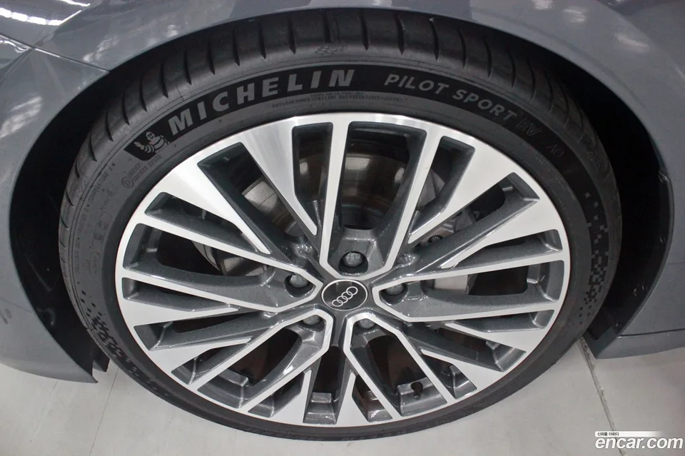 Audi A6 e- 2025 — thumbnail 5