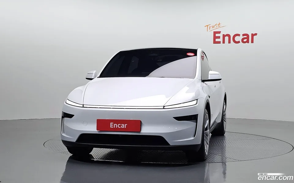 Tesla Model Y AWD 2025 — thumbnail 3