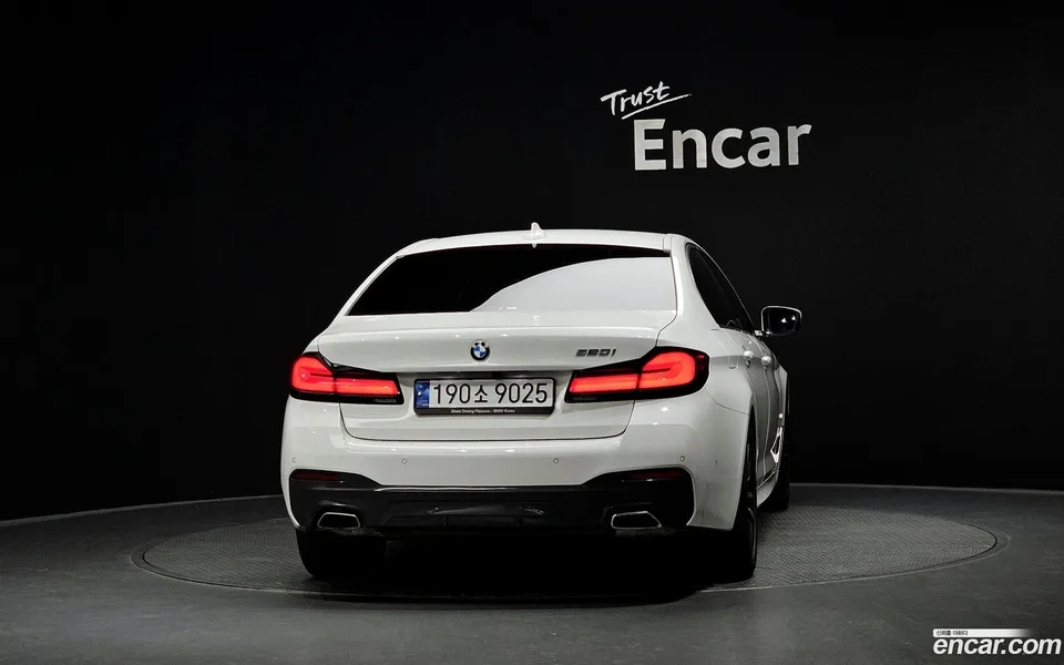 BMW 5 Series 520i M 2022 — thumbnail 4