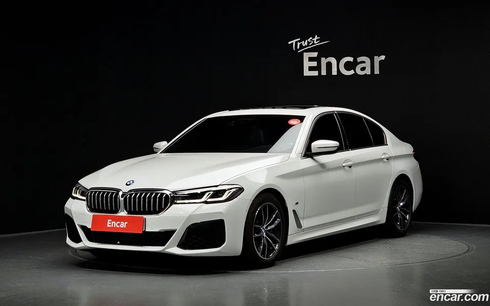 BMW 5 Series 520i M 2022 — photo 1, buy with delivery to Moscow