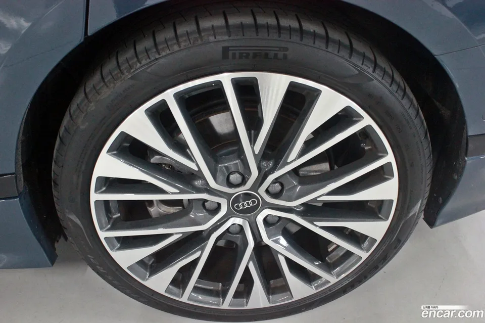 Audi A6 e- 2025 — thumbnail 2
