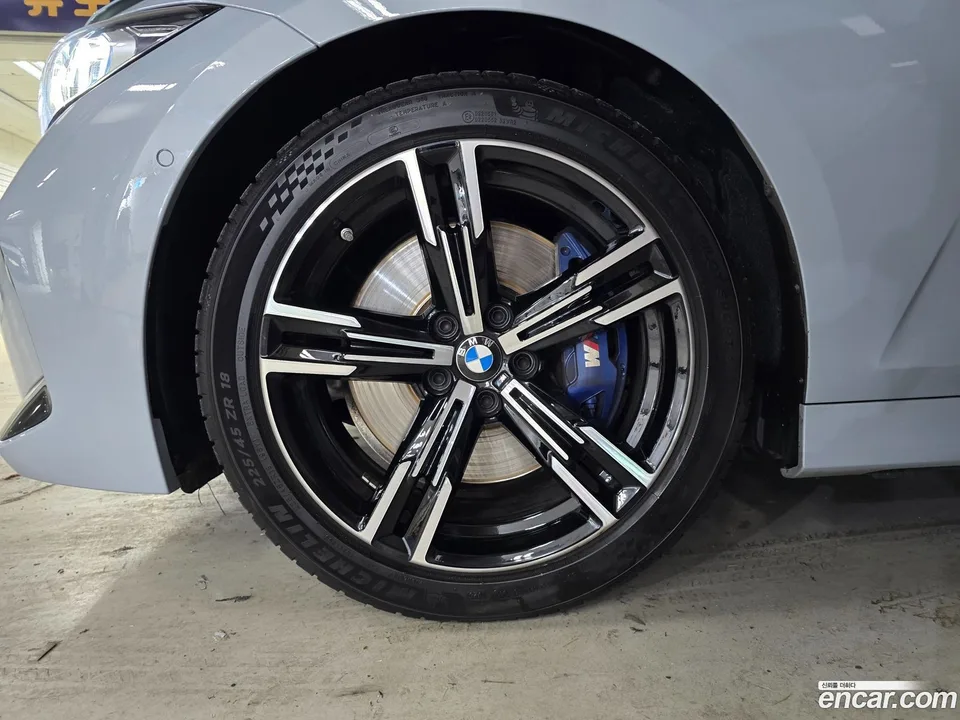 BMW 3 Series 320i M 2023 — thumbnail 5