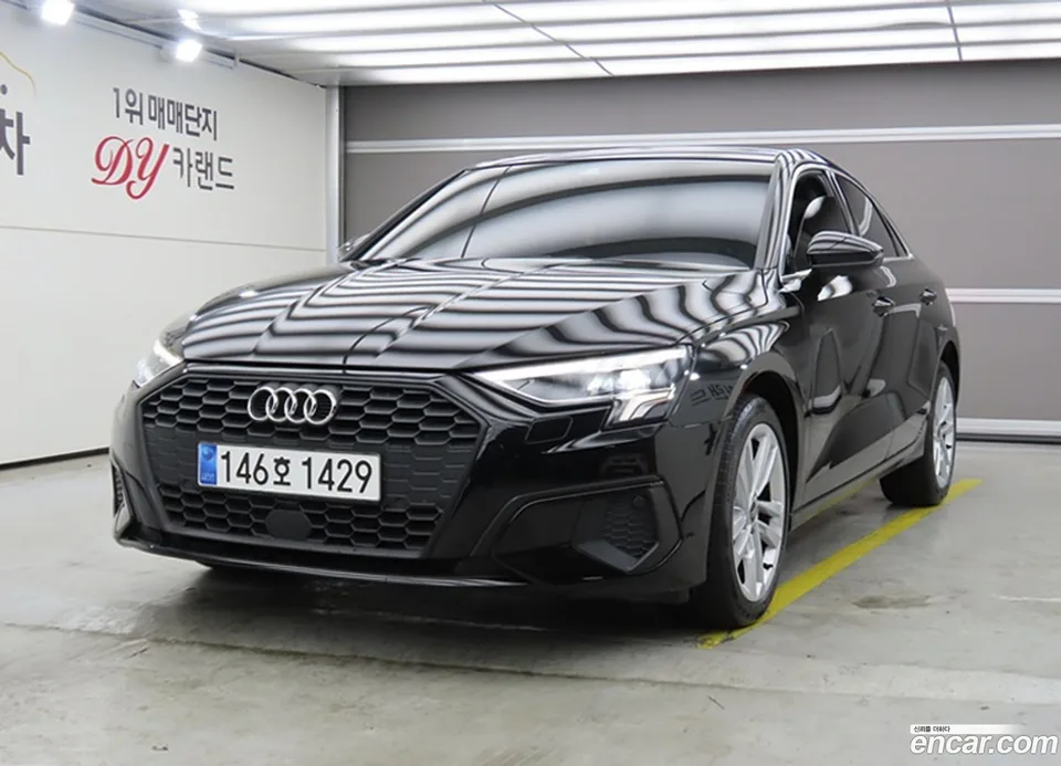 Audi A3 (8Y) 40 TFSI 2023 — photo 1, buy with delivery to Moscow