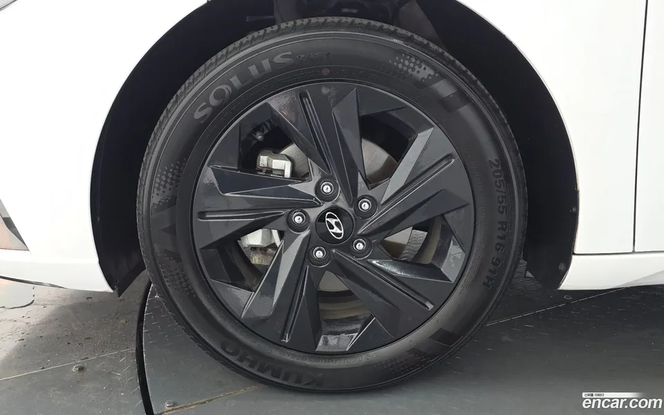 Hyundai Avante Hybrid 2023 — thumbnail 5