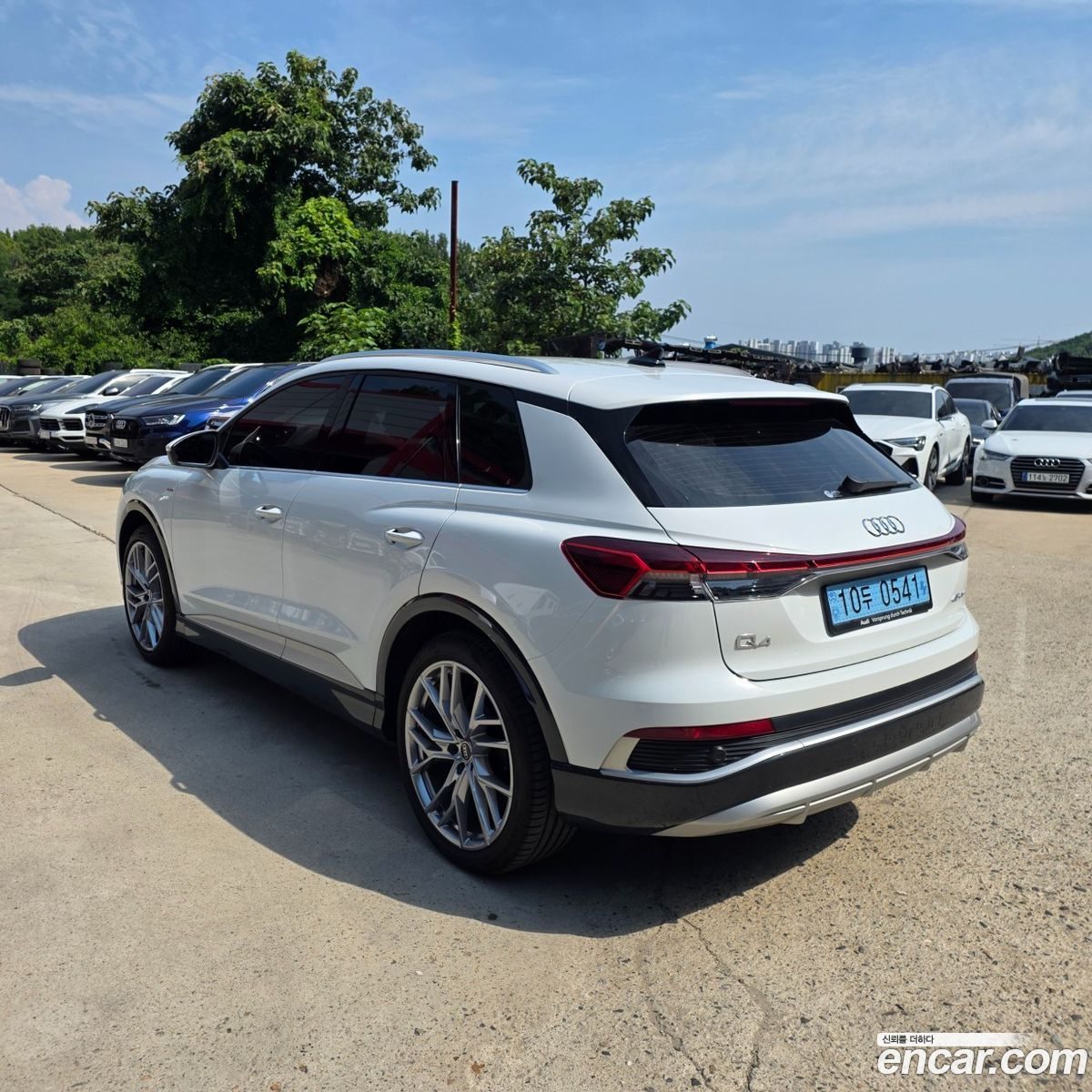 Audi Q4 e-tron 2025 — 4