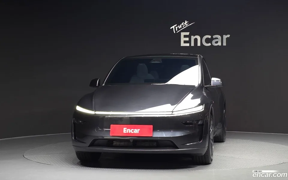 Tesla Model Y RWD 2026 — thumbnail 3