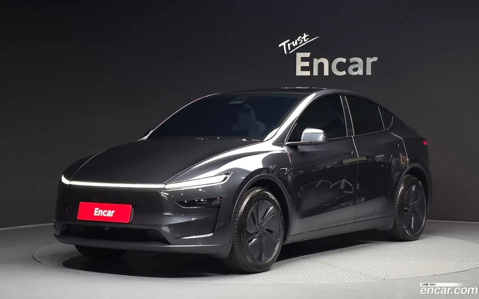 Tesla Model Y RWD 2026 — photo 1, buy with delivery to Moscow