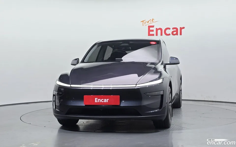 Tesla Model Y AWD 2025 — thumbnail 3