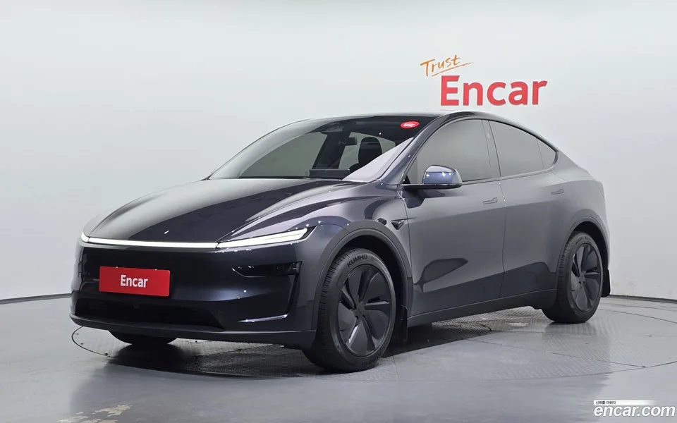 Tesla Model Y AWD 2025 — photo 1, buy with delivery to Moscow
