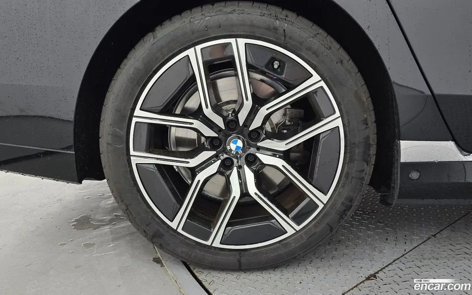 BMW i7 eDrive 50 M 2025 — thumbnail 5