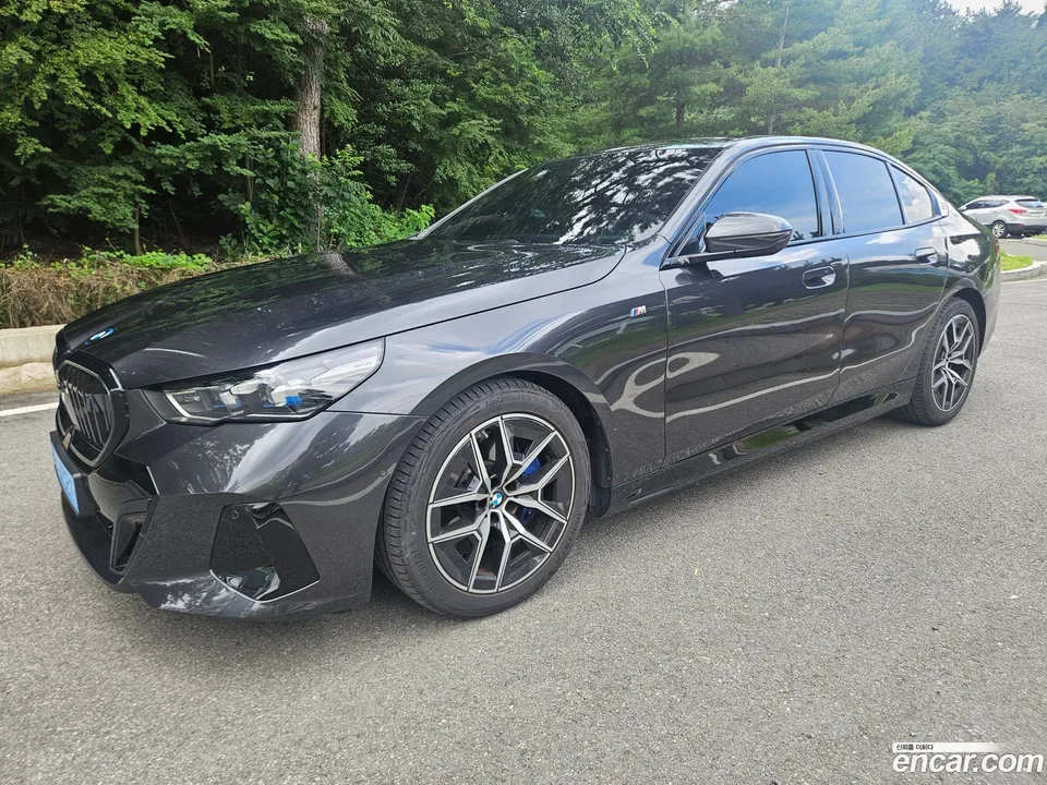 BMW i5 eDrive 40 M 2025 — thumbnail 3