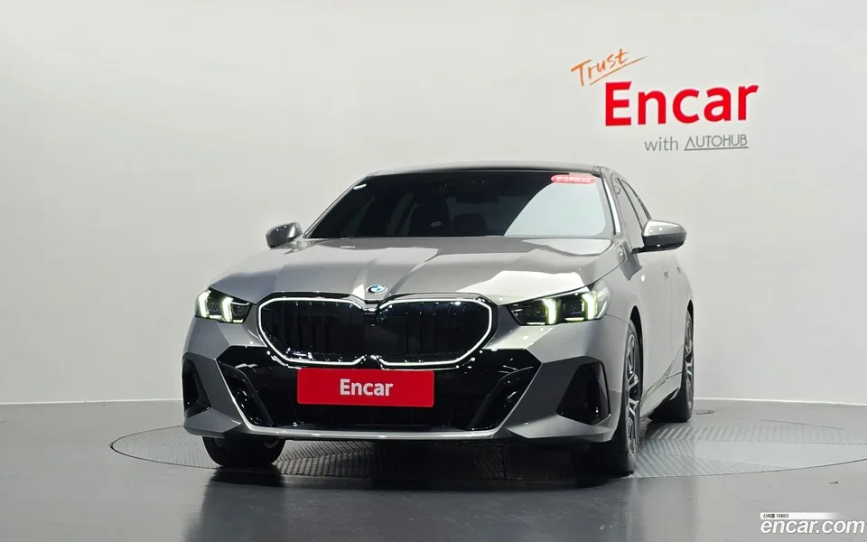 BMW 5 Series 520i M 2025 — thumbnail 3
