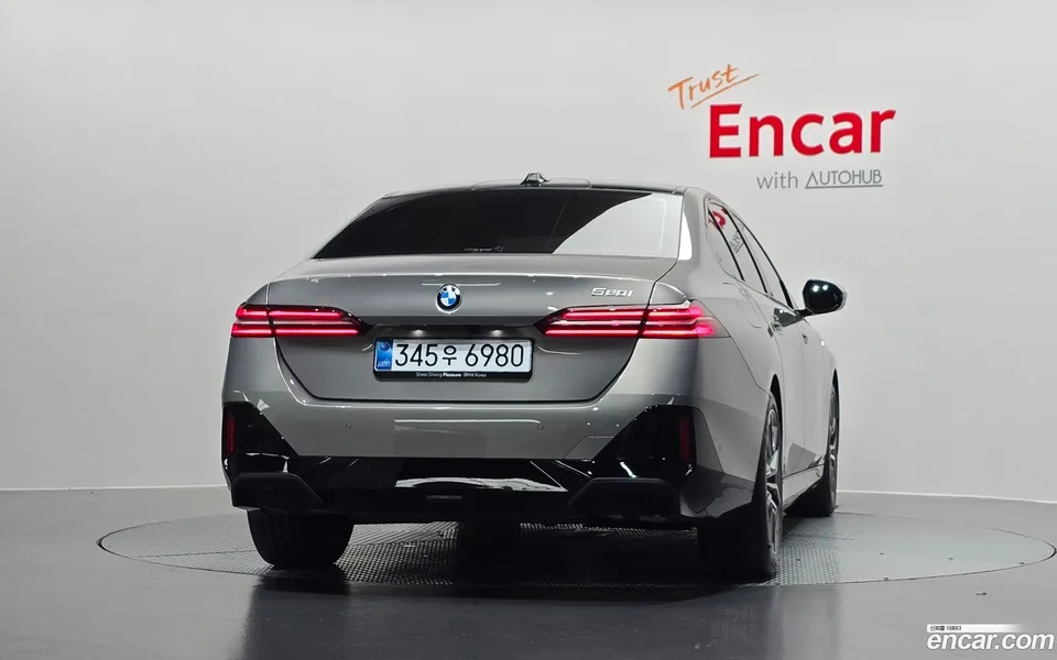 BMW 5 Series 520i M 2025 — thumbnail 4