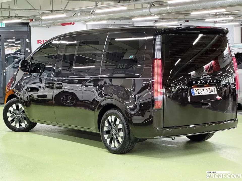 Hyundai Staria 4WD 9 2022 — thumbnail 3