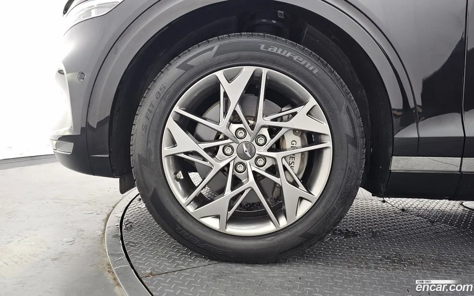 Genesis GV70 2.5T AWD 2023 — thumbnail 2