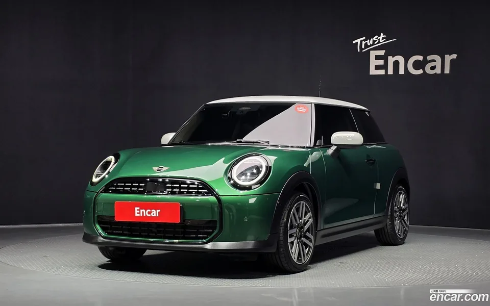 MINI Cooper C 2025 — photo 1, buy with delivery to Moscow