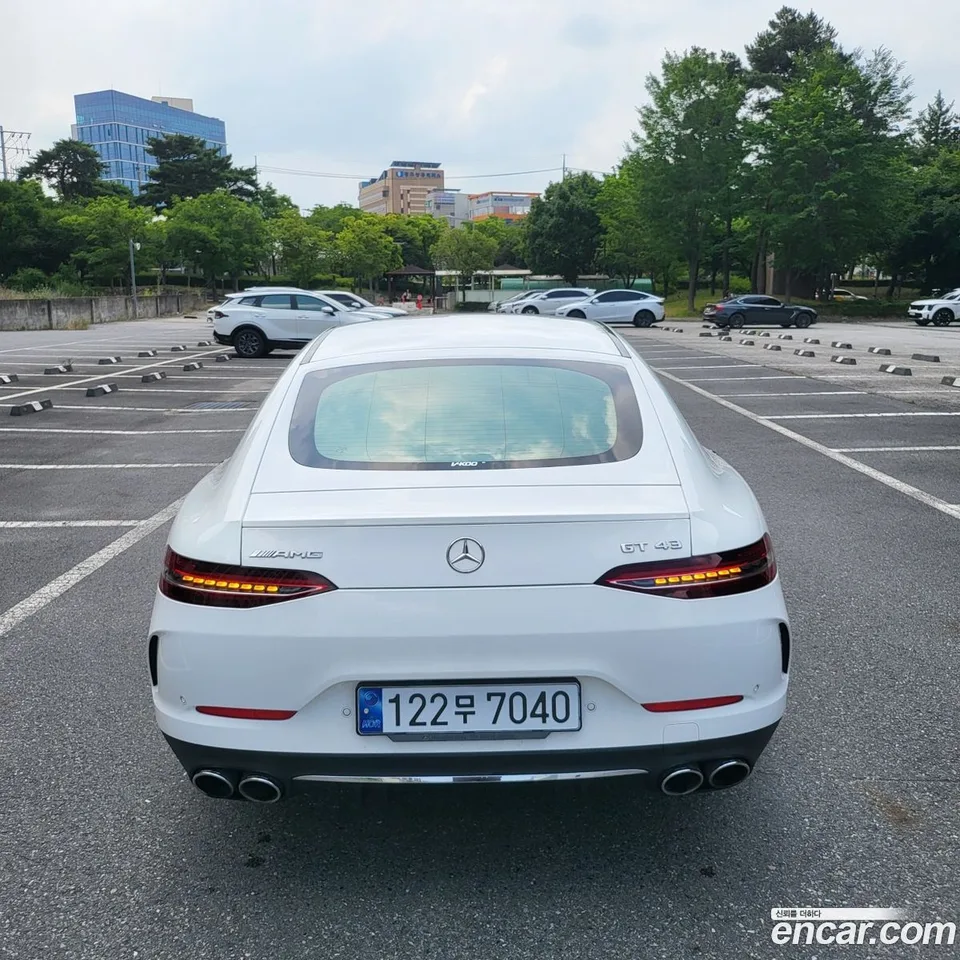 Mercedes-Benz AMG GT 4 43 4MATIC+ 2022 — thumbnail 4