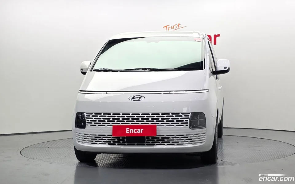 Hyundai Staria 5 2023 — thumbnail 3