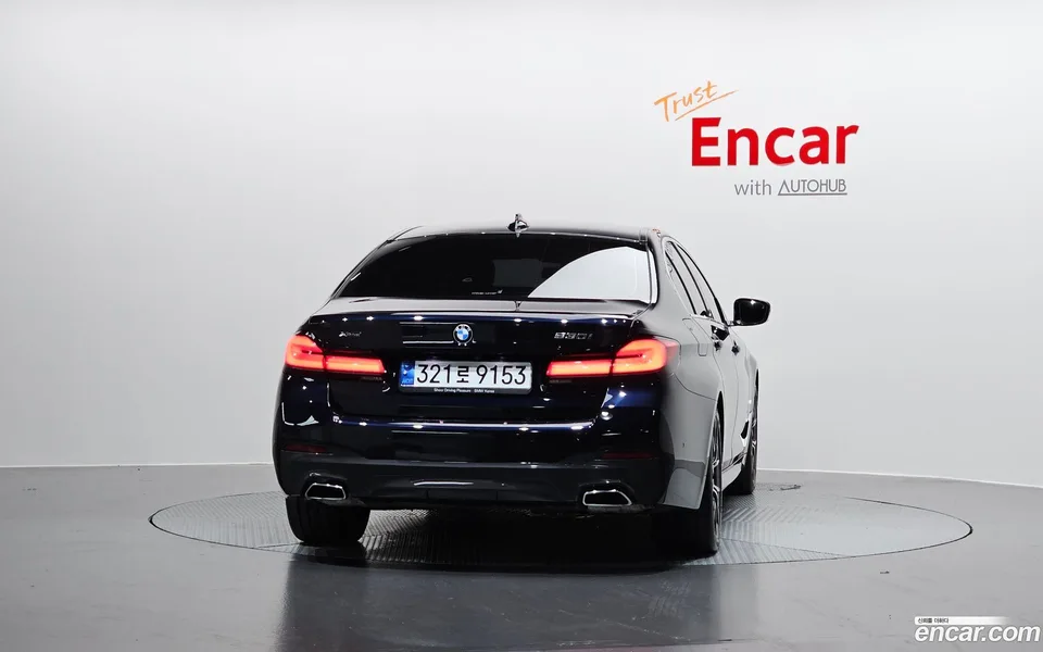 BMW 5 Series 530i xDrive M 2023 — thumbnail 4