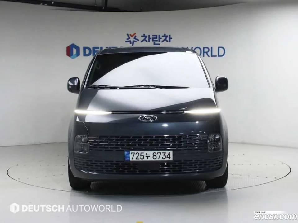 Hyundai Staria L3.5 11 2023 — thumbnail 3