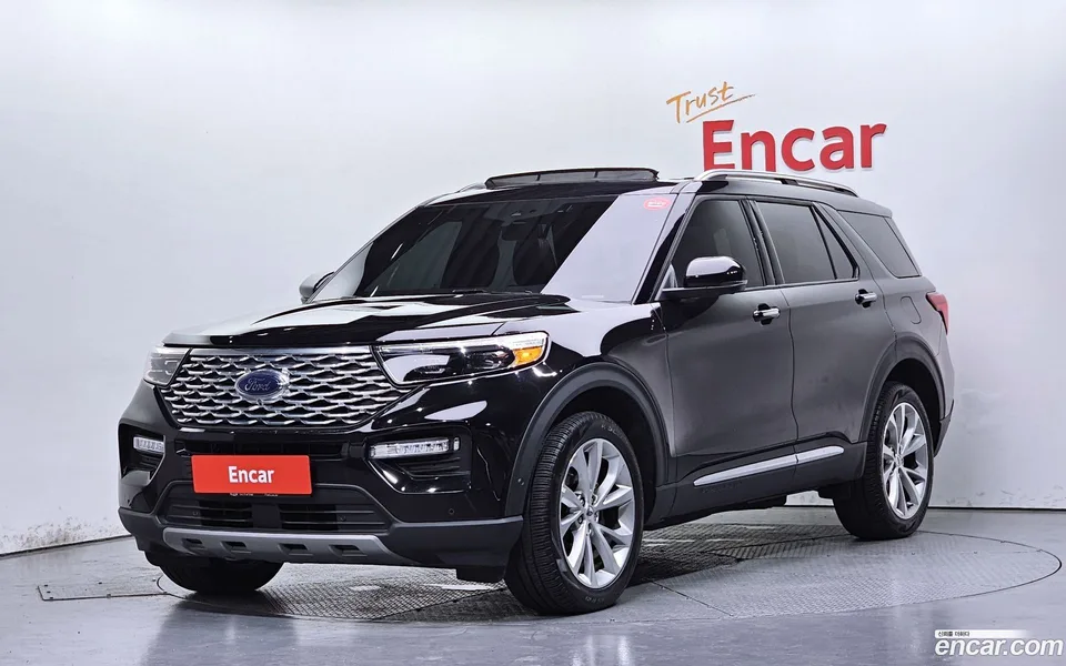 Ford Explorer 3.0 4WD 2022 — photo 1, buy with delivery to Moscow