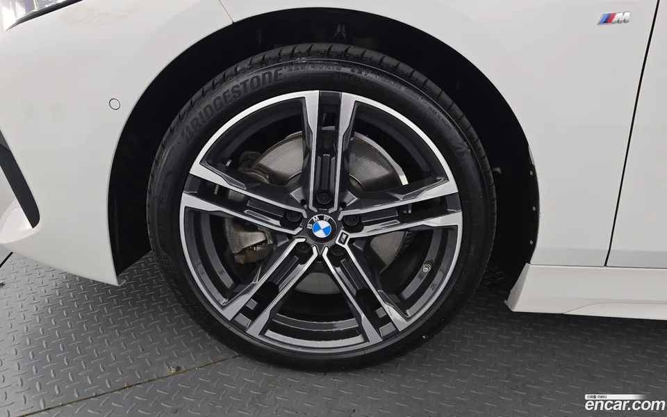 BMW 1 Series 120i M 2022 — thumbnail 2