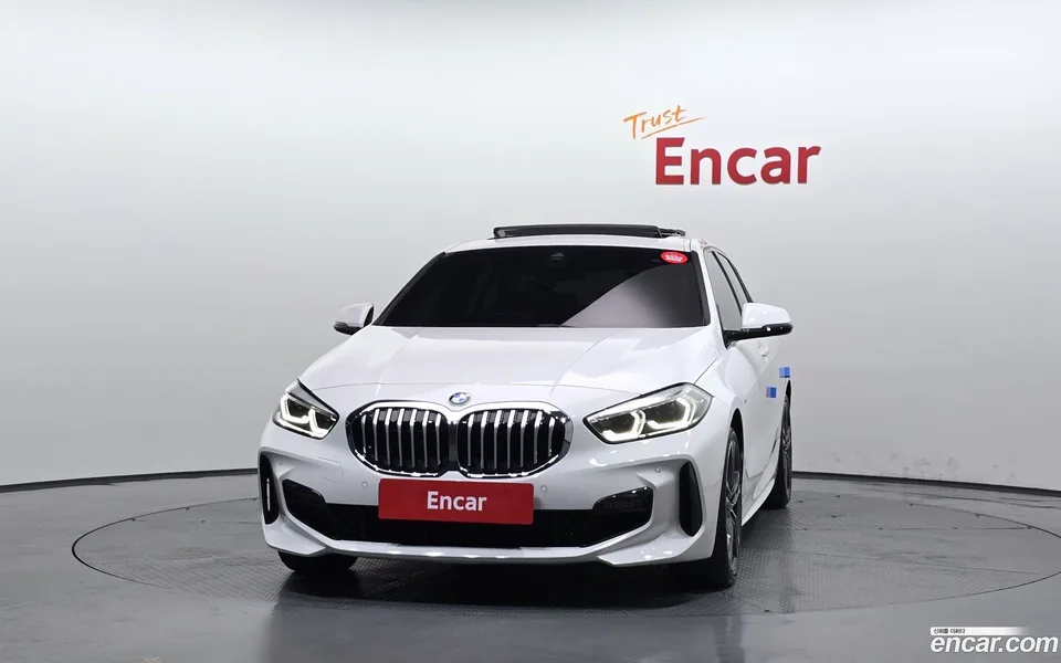 BMW 1 Series 120i M 2022 — thumbnail 3