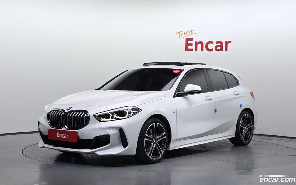 BMW 1 Series 120i M 2022 — photo 1, buy with delivery to Moscow
