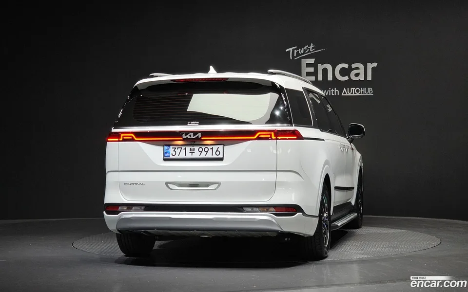 Kia Carnival 9 2023 — thumbnail 4