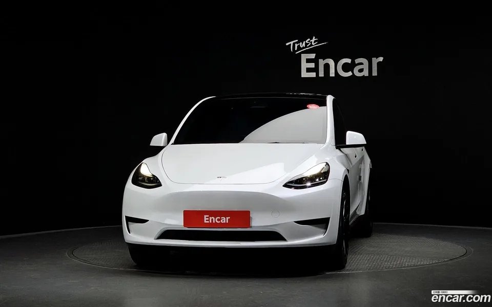 Tesla Model Y RWD 2024 — thumbnail 3