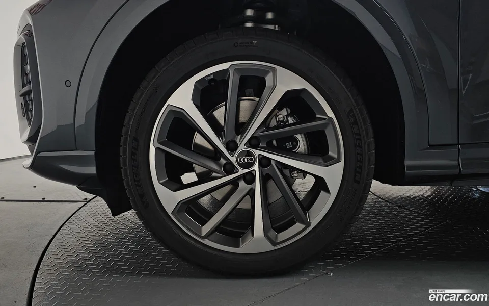 Audi Q5 (80A) 40 TFSI S Line 2025 — thumbnail 5