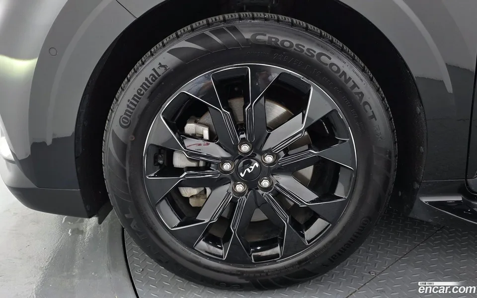Kia Carnival 9 2023 — thumbnail 5