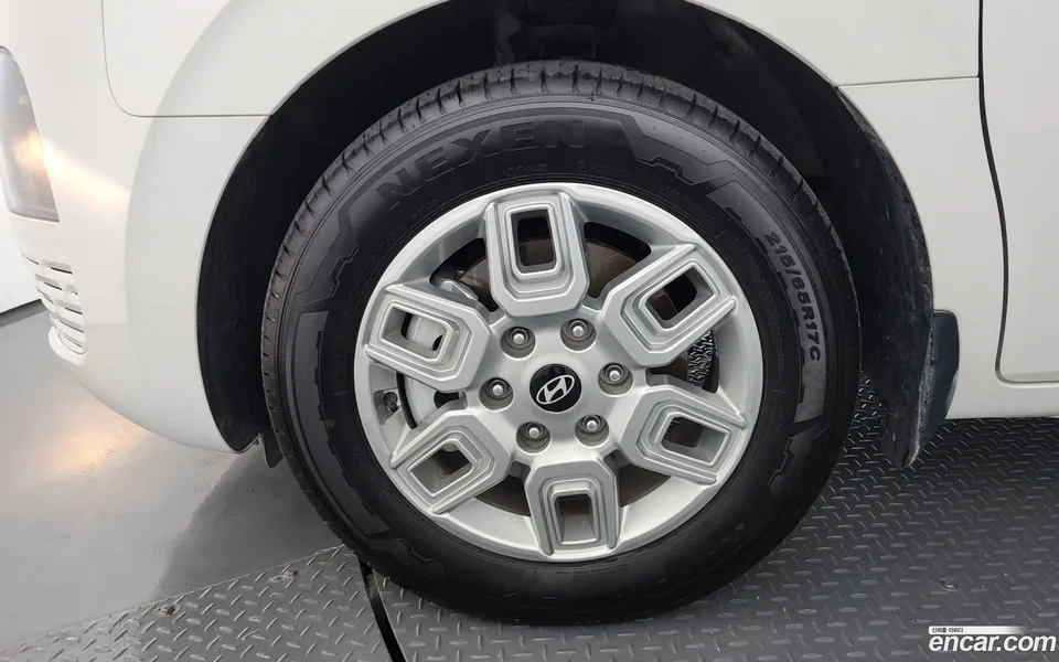 Hyundai Staria HEV 1.6 5 2024 — thumbnail 5