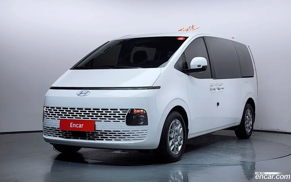 Hyundai Staria HEV 1.6 5 2024 — photo 1, buy with delivery to Moscow