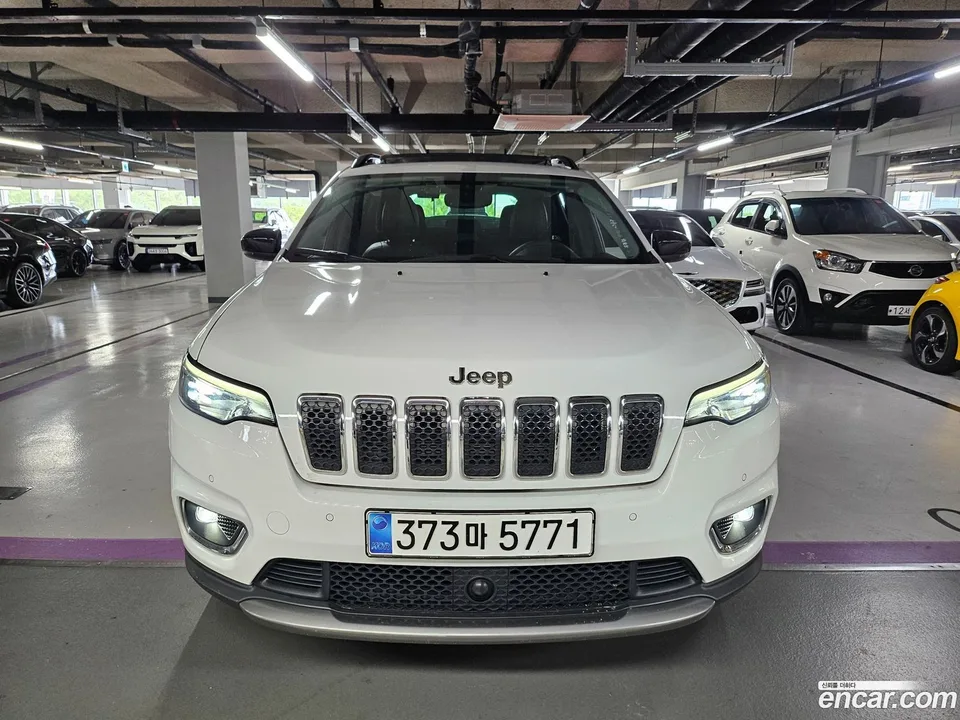 Jeep Cherokee 2.4 AWD 2022 — фото 1, купить с доставкой в Москву