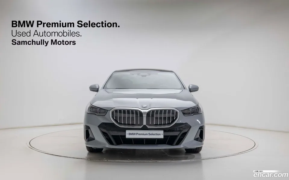 BMW 5 Series 523d M 2025 — thumbnail 2