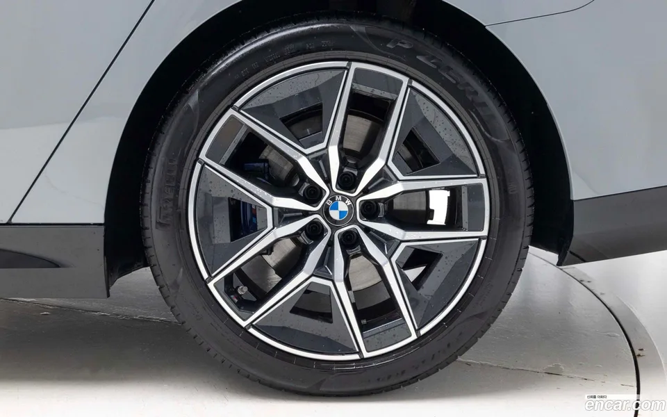 BMW 5 Series 523d M 2025 — thumbnail 5