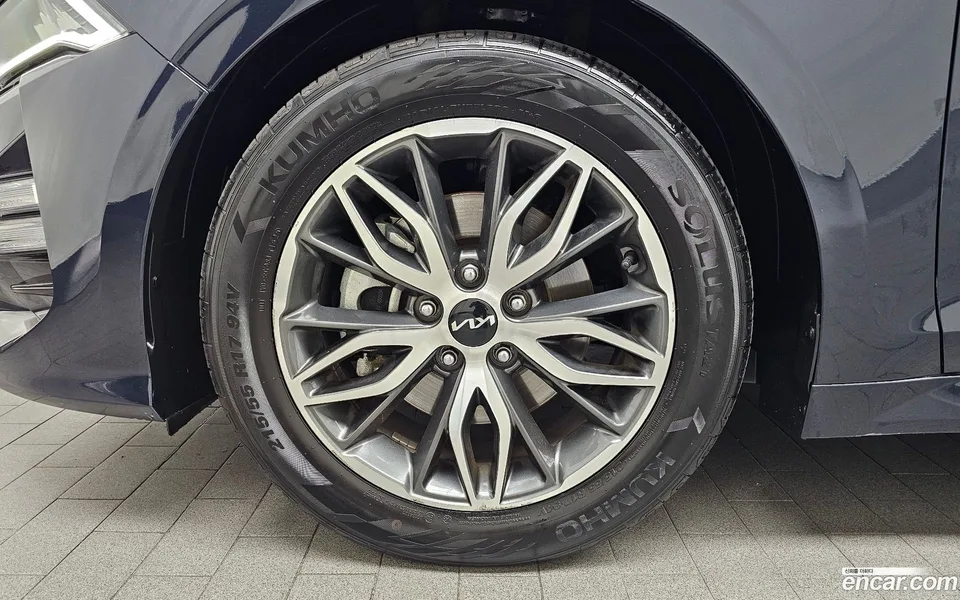 Kia K5 2.0 2023 — thumbnail 2