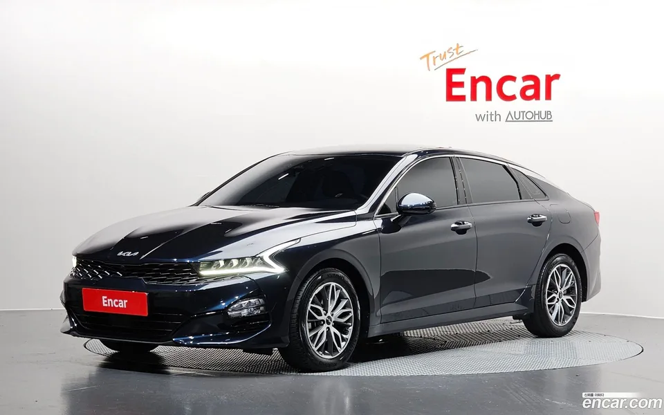 Kia K5 2.0 2023 — photo 1, buy with delivery to Moscow
