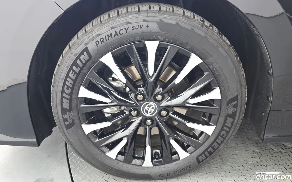 Toyota Alphard 2.5 HEV AWD 2024 — thumbnail 2