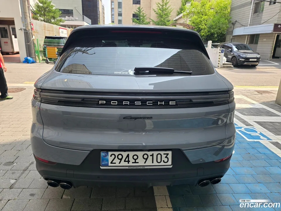 Porsche Cayenne 3.0 E- 2025 — thumbnail 4