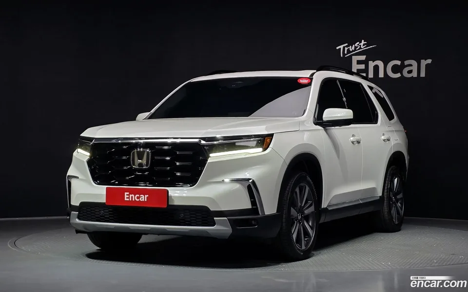 Honda Pilot 3.5 2023 — photo 1, buy with delivery to Moscow