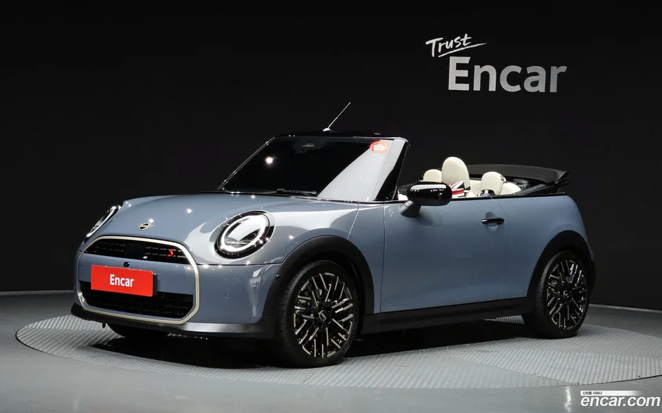 MINI Cooper S Convertible 2025 — фото 1, купить с доставкой в Москву